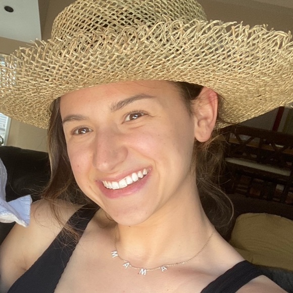 Meet your Posher, Julianna - Picture 1 of 1